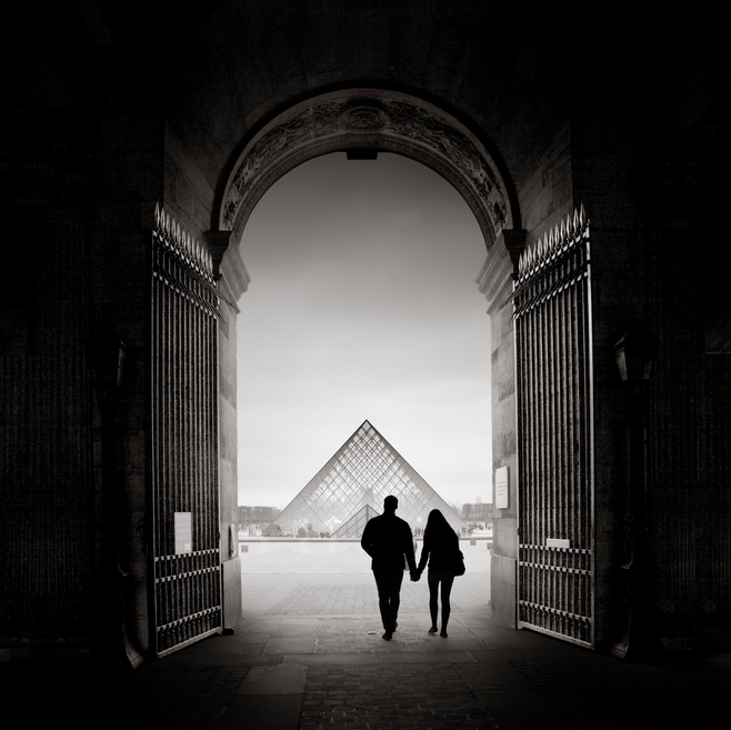 LA PYRAMIDE DU LOUVRE von Ronny Behnert